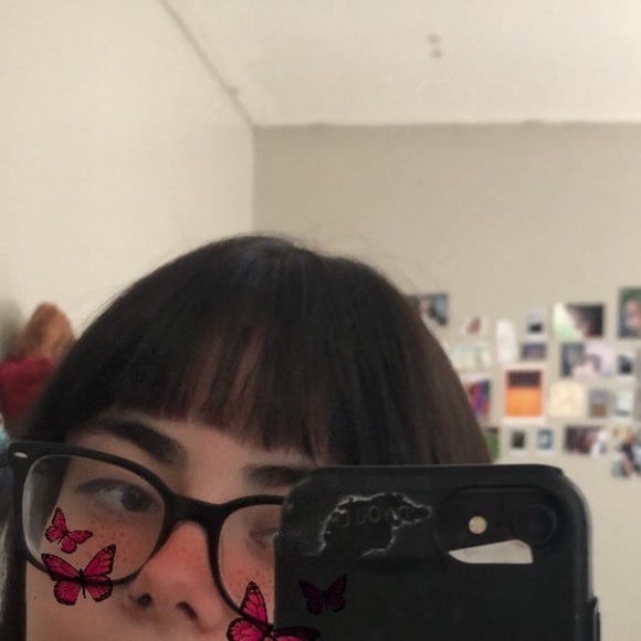 Meet your Posher, Emily - Picture 1 of 1